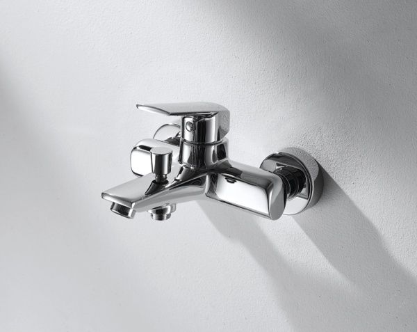 

Смеситель для ванны Bravat REAL F6121179CP-01