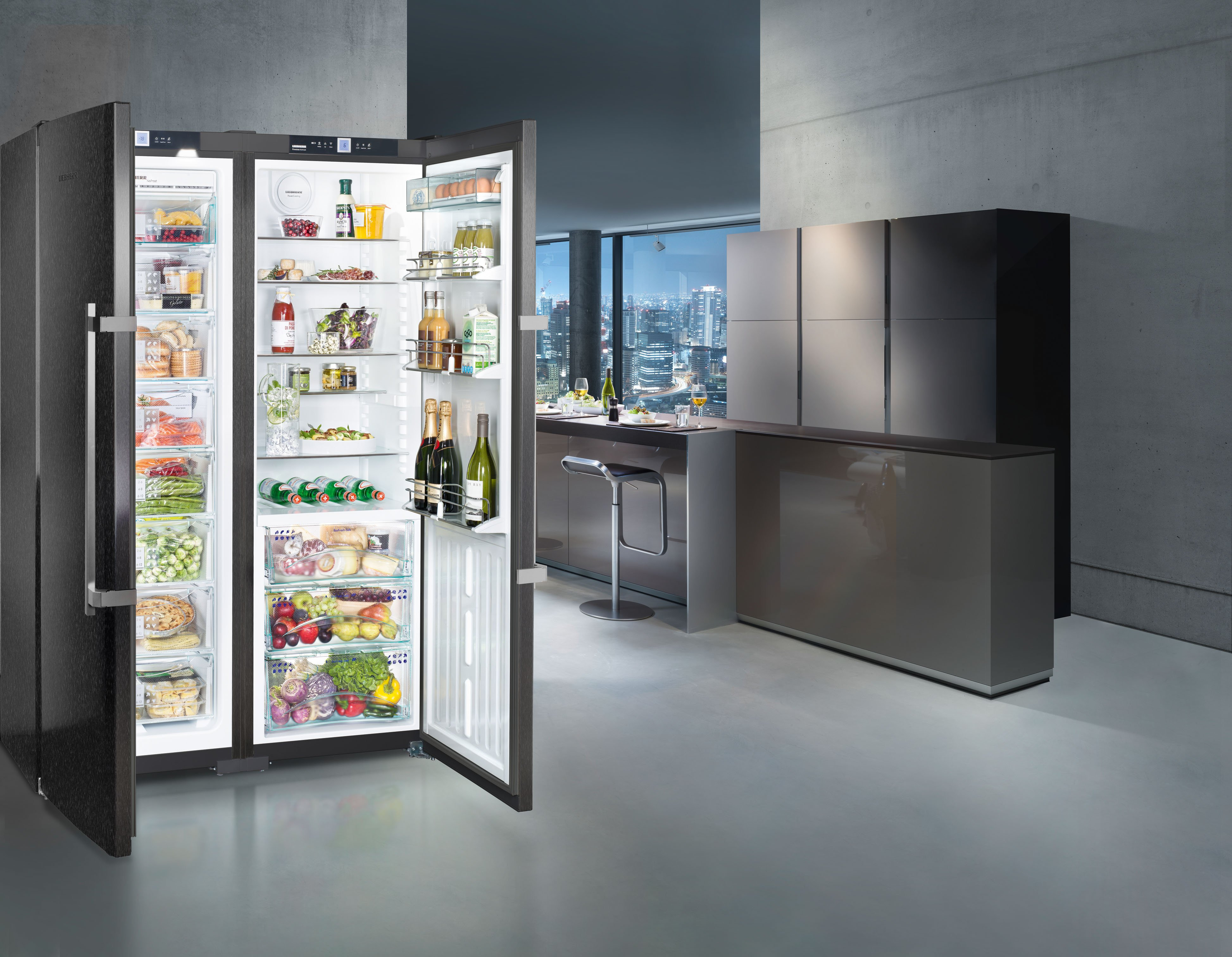Какой холодильник лучше купить в 2024. Холодильник Либхер двухдверный. Двойной холодильник Либхер. Холодильник Liebherr sbses8496. Liebherr холодильник двухдверный.